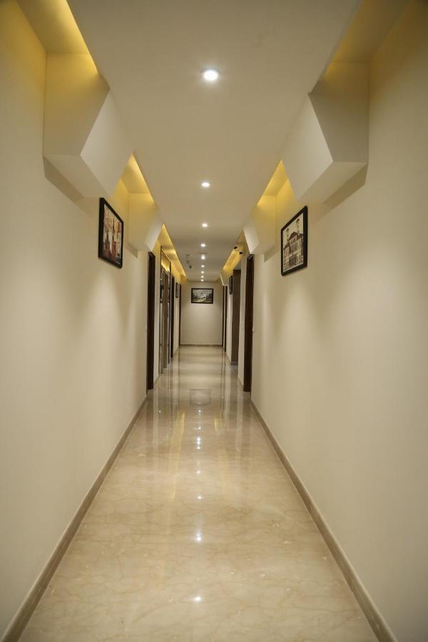 Hotel Magic Tree Karol Bagh Metro Station New Delhi Esterno foto