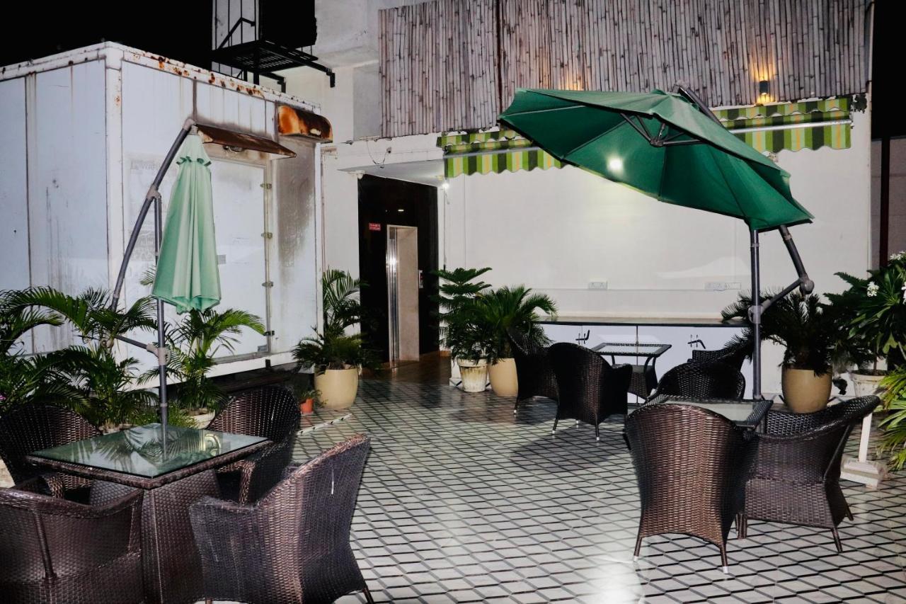Hotel Magic Tree Karol Bagh Metro Station New Delhi Esterno foto