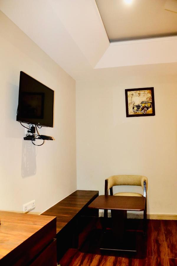 Hotel Magic Tree Karol Bagh Metro Station New Delhi Esterno foto